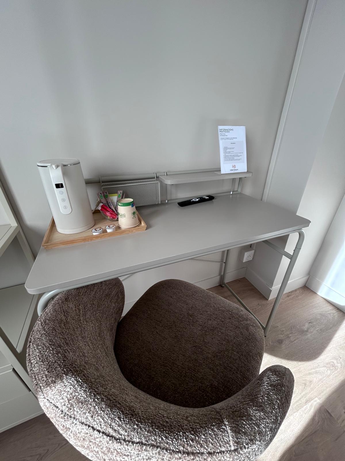 bureau-chambres-reservation-sejour-hotel-bloom-caen_01