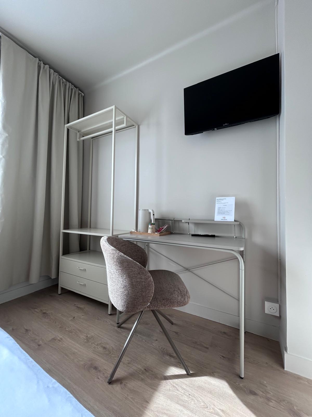 bureau-chambres-reservation-sejour-hotel-bloom-caen_02