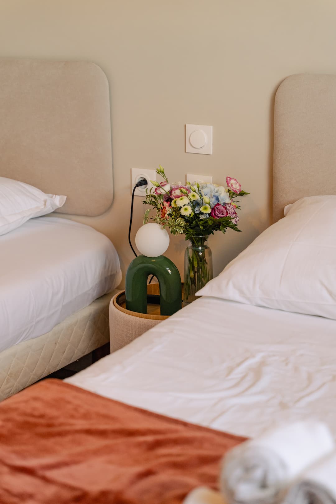 chambre-triple-hotel-bloom-caen-rue-bernieres_03